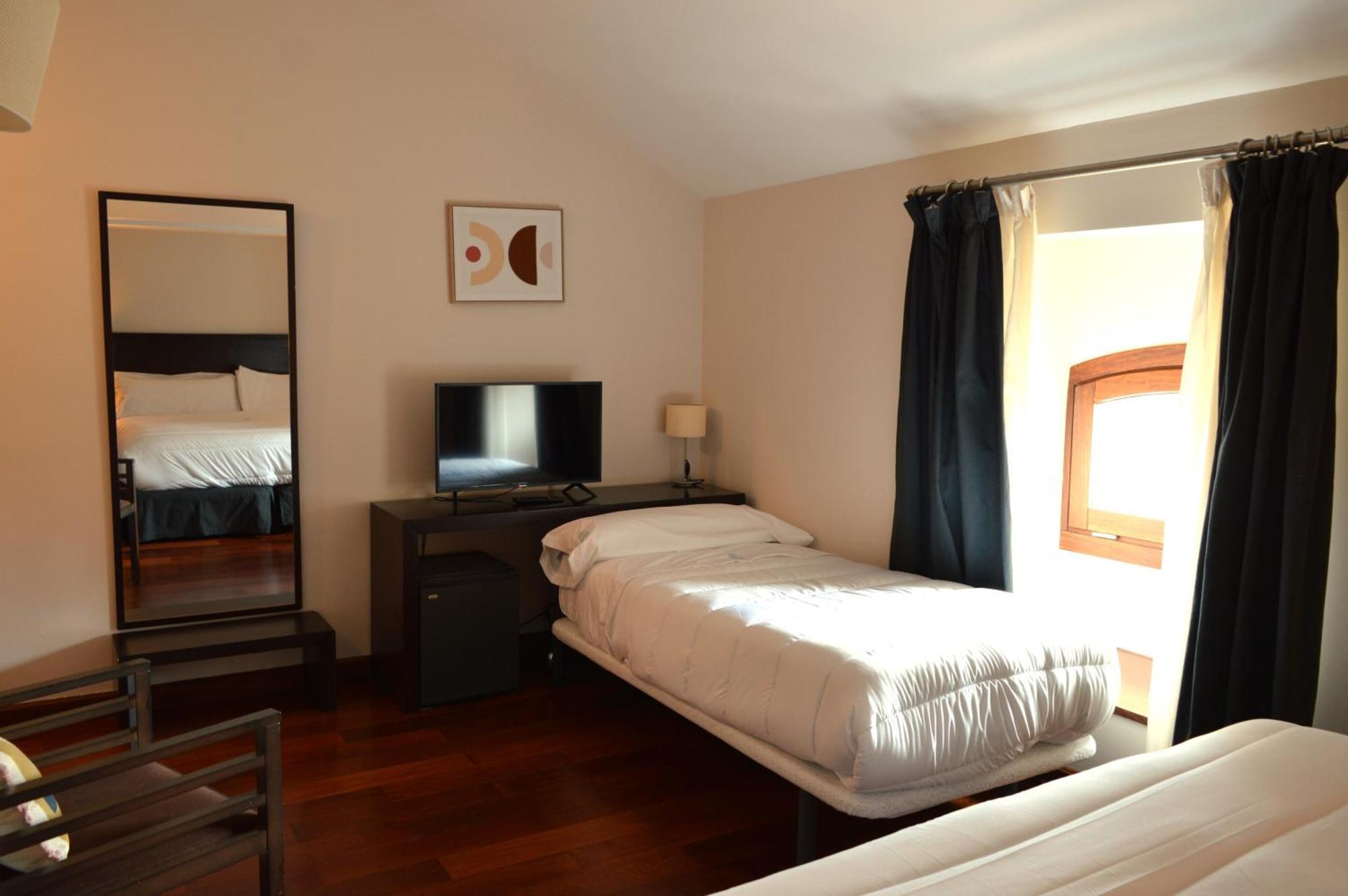 Hotel Baeza Monumental By Eme Hoteles Exteriör bild