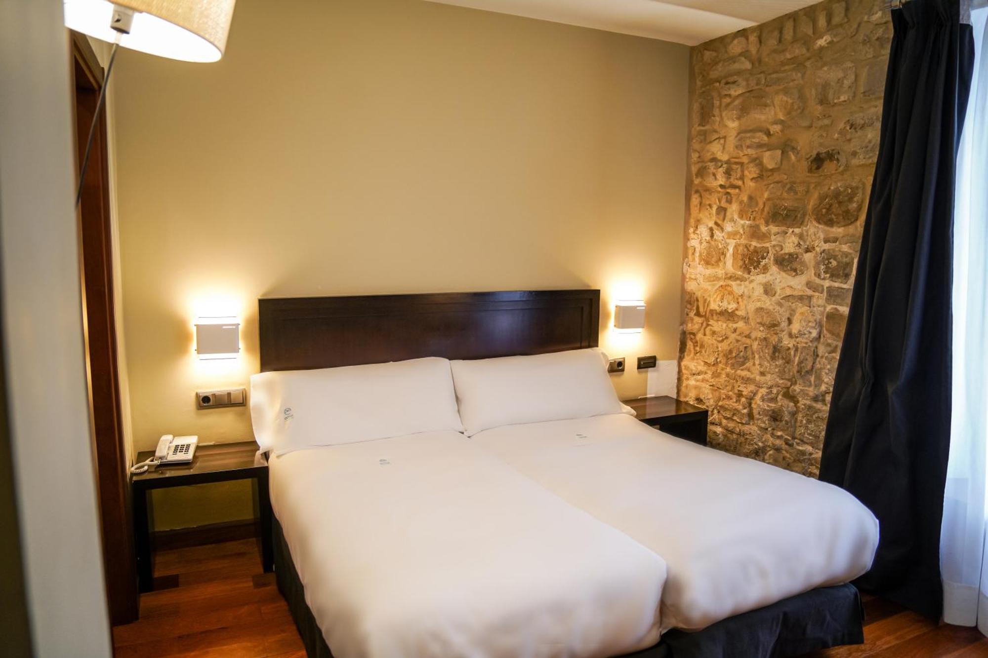Hotel Baeza Monumental By Eme Hoteles Exteriör bild