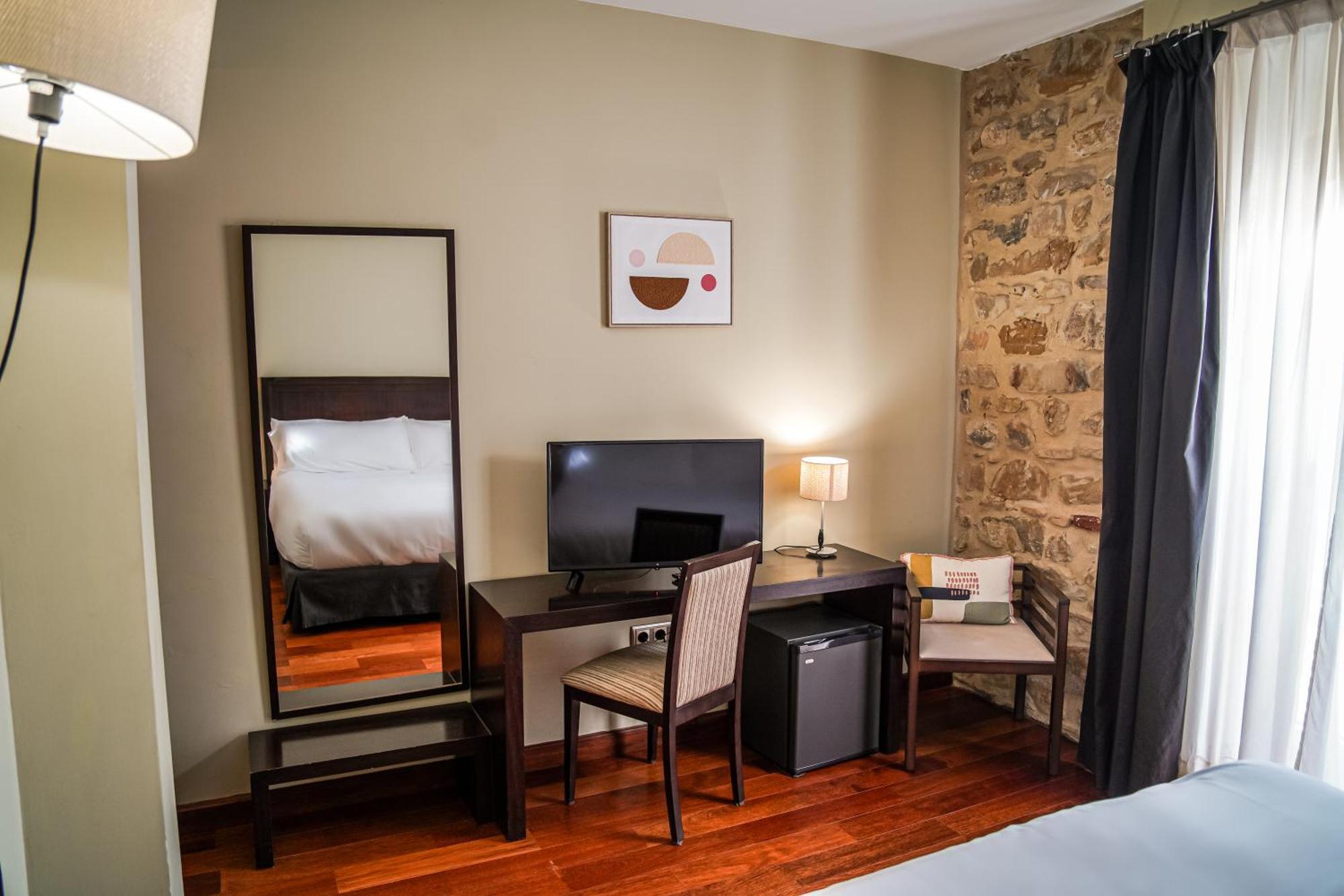 Hotel Baeza Monumental By Eme Hoteles Exteriör bild