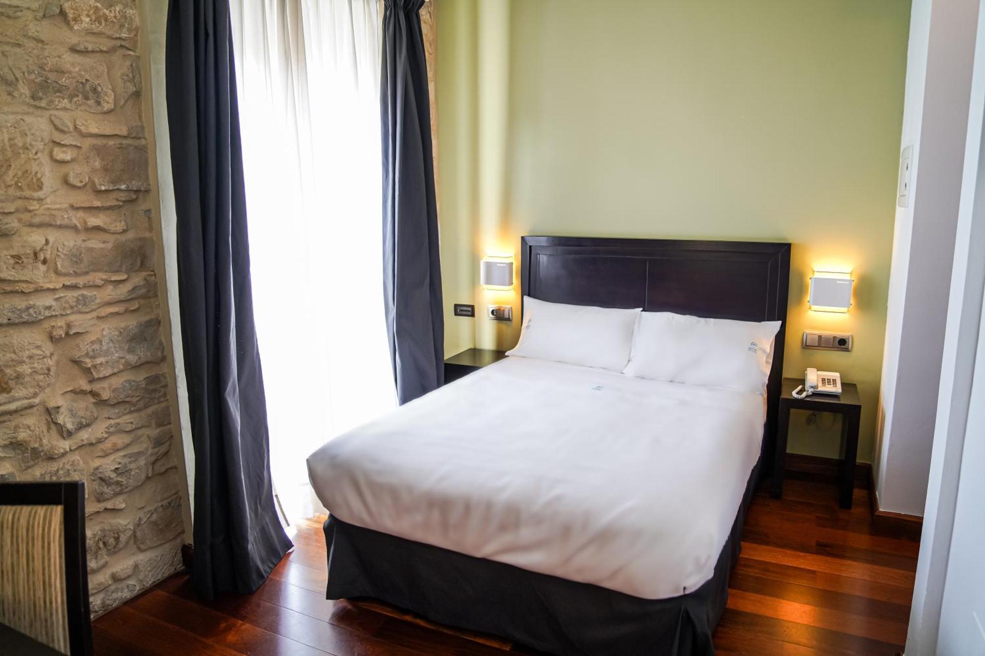 Hotel Baeza Monumental By Eme Hoteles Exteriör bild