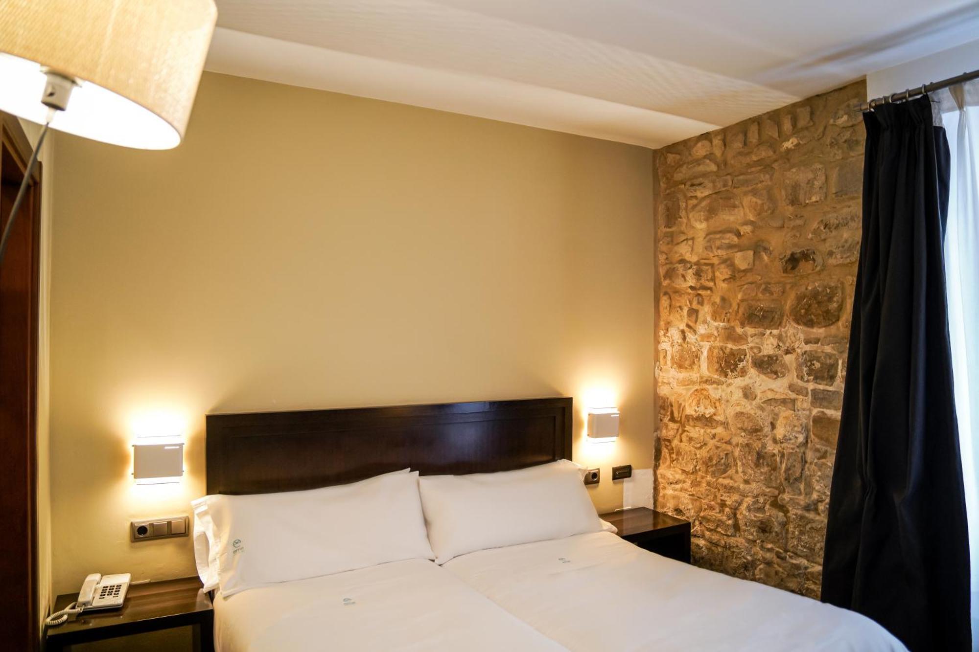 Hotel Baeza Monumental By Eme Hoteles Exteriör bild